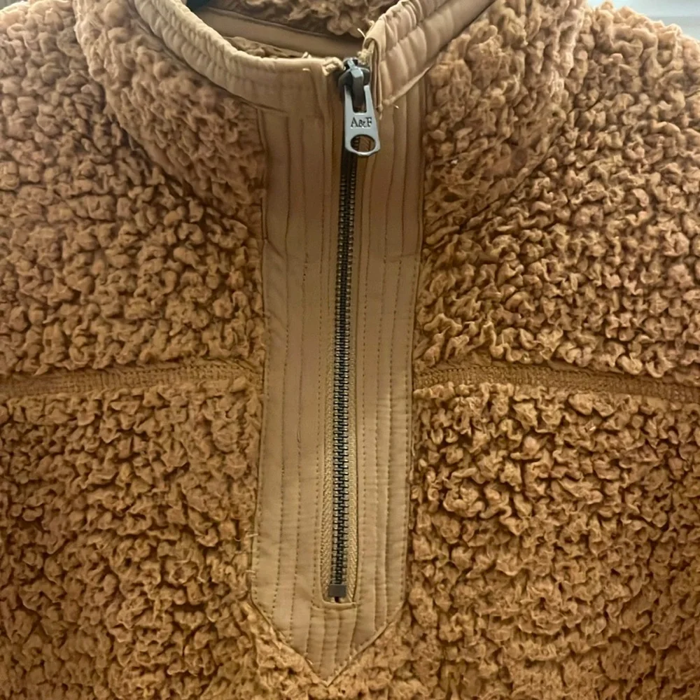 Abercrombie & Fitch Tan Sherpa Sweater - Picture 2 of 7